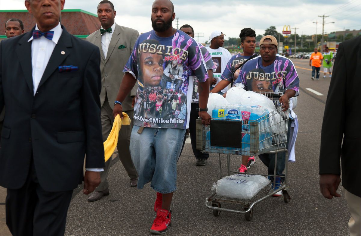 March attracts crowd to Ferguson